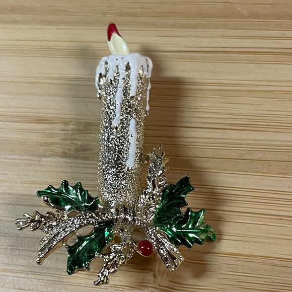 Gerry'S Jewelry - Gerry’s Vintage Candle Brooch with Holly Accents